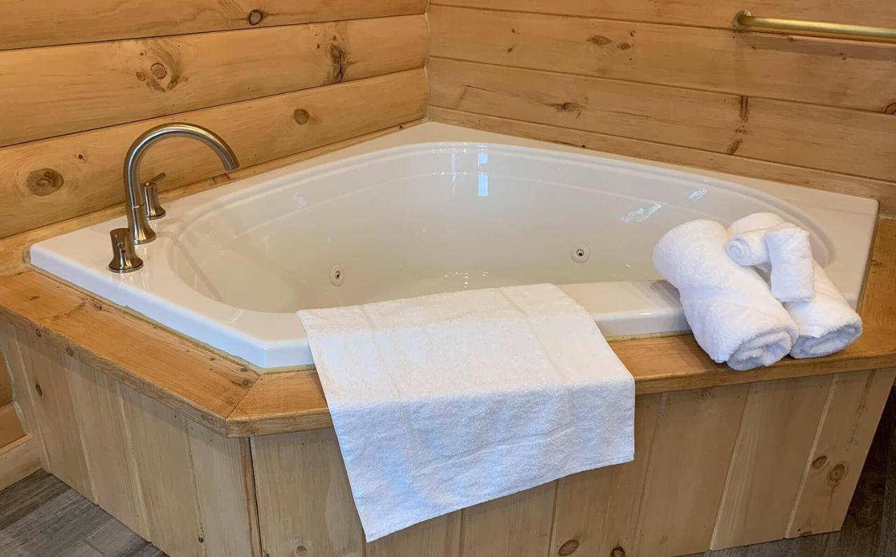 Briarwood Cabin By Amish Country Lodging Berlin Εξωτερικό φωτογραφία